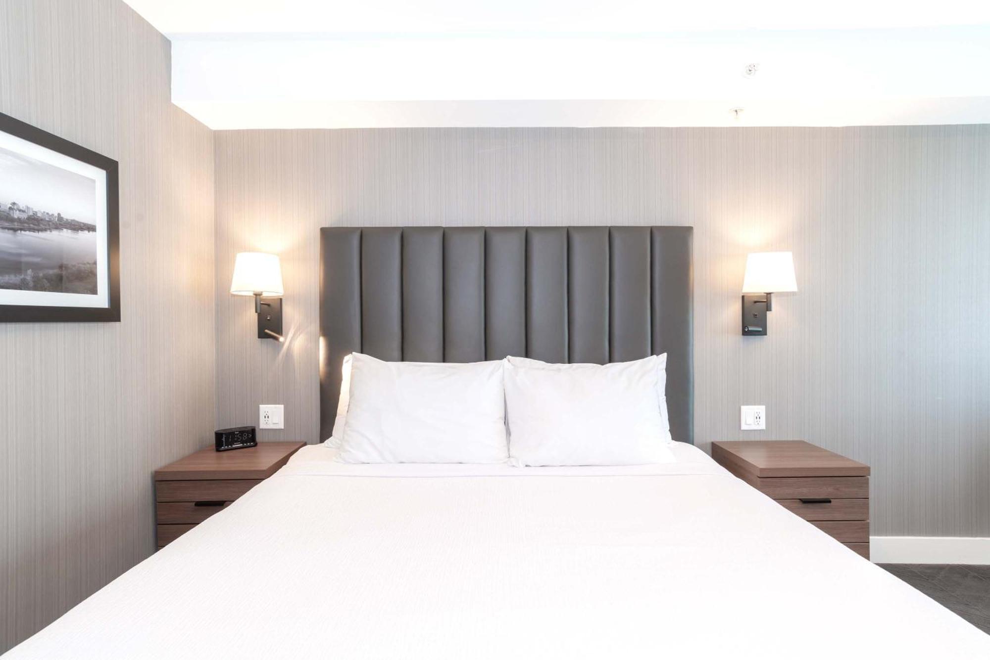 Sandman Signature Saskatoon South Hotel Екстериор снимка